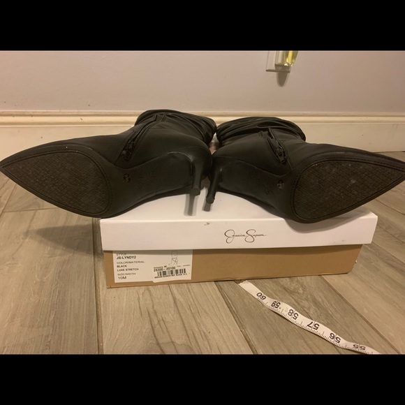 Jessica Simpson stiletto heel boot - Picture 5 of 6